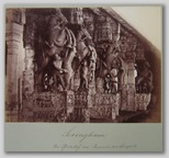 () Seringham beiTrichinopolis - Der Pferdehof im Inneren des Tempels(Seringham near Trichinopoly, Srirangam)